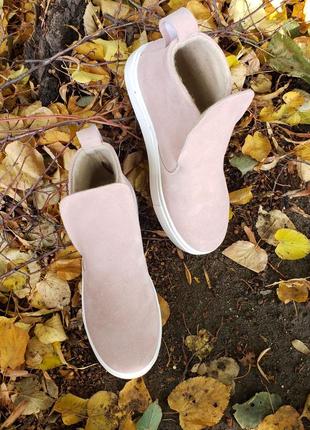 Замшевые демисезонные ботинки высокие слипоны