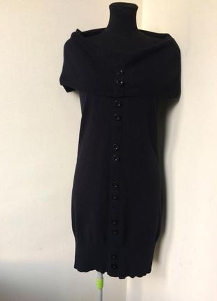 Платье с горловиной хомутом