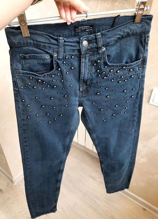 Zara  джинсы скини с жемчугом , цвет серый графит .6 фото