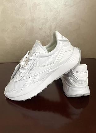 Шкіряні кросівки reebok