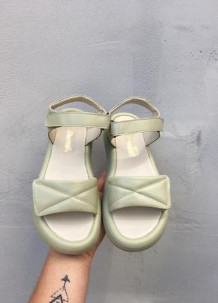 Жіночі шкіряні босоніжки emirro оливкові