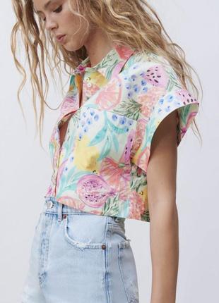Укорочена поплінова літня сорочка у квітковий принт з нової коллекціі zara розмір s3 фото
