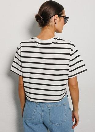 Укорочена жіноча футболка oversize молочна в смужку6 фото