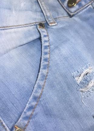 Крутые джинсы рваные скинни met3 фото