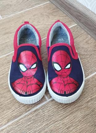 Слипоны spiderman. кеды. мокасины. кроссовки. тапочки