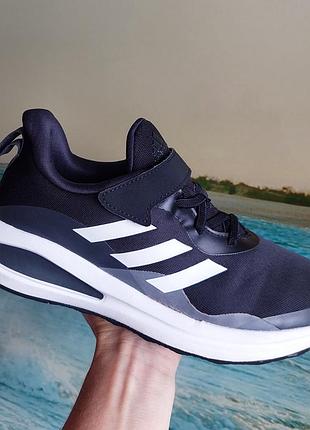 Кросівки adidas, 38 розмір, в'єтнам