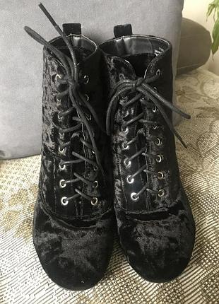 Чобітки. черевички. р39