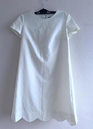 Белое платье.