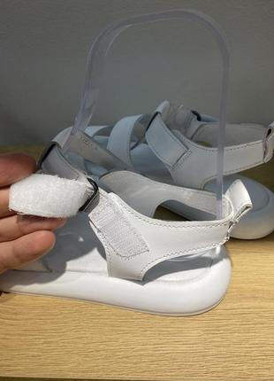 Босоніжки сандалі з натуральної шкіри на липучці8 фото