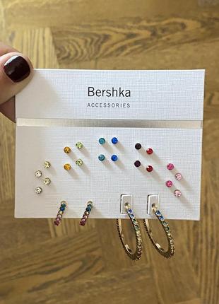 Повністю нові сережки bershka