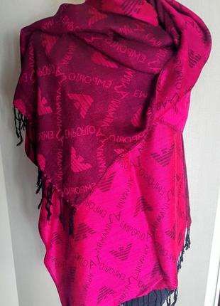 Шикарный яркий огромный шарф палантин шаль в надписях фуксия1 фото