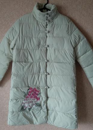 Куртка беж з вишивкою пальто