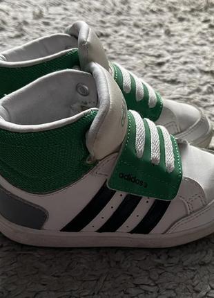 Оригинал.фирменные,стильные,высокие кроссовки adidas