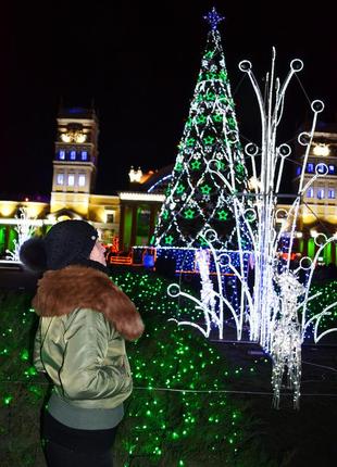 Чорна шапка з пісковим бубоном і напуском ugg8 фото