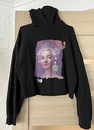 Худи кофта черная с капюшоном оверсайз на спине принт королевы и украшение zara