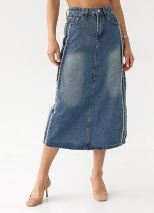 Джинсовая юбка-миди с разрезом сзади1 фото