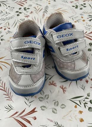 Geox кросівки шкіра світятся1 фото