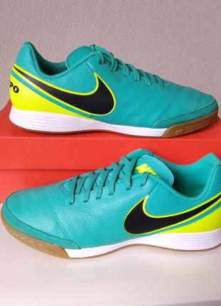 Футзалки 39-40
 nike tiempo genio