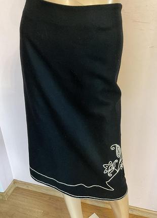 Черная теплая юбочка с вышивкой в этностиле/s/brend promod