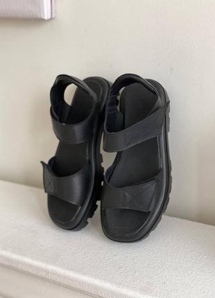 Черные босоножки из натуральной кожи флотар спортивного стиля на липучки с помягшенным задником6 фото