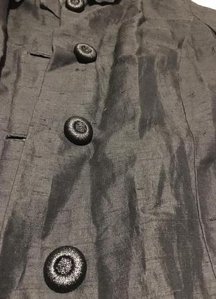 Чёрный плащ из мокрого шелка в стиле шанель3 фото
