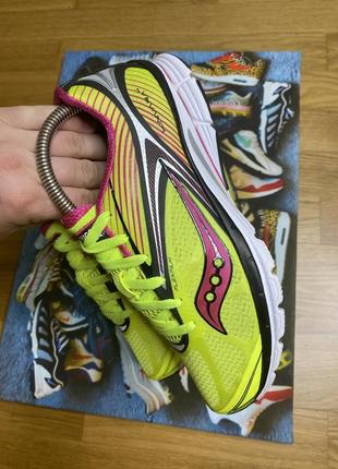 Кроссовки saucony kinvara 4 yellow2 фото