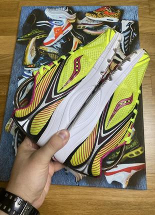 Кроссовки saucony kinvara 4 yellow6 фото