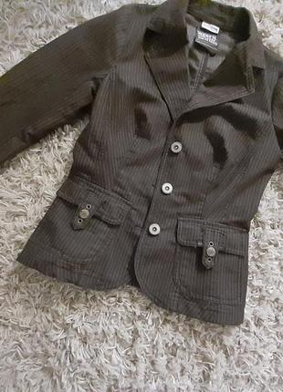 Дуже класний модний ктоновий піджак