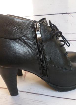 Чёрные кожаные сапожки ботинки caprice на шнуровке3 фото