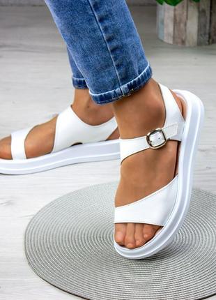Стильные белые женские босоножки/сандали на толстой подошве кожаные/кожа - женская обувь на лето5 фото