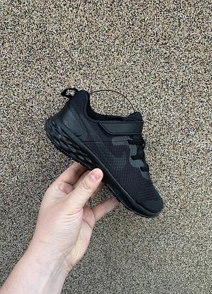 Кросівки nike revolution 6