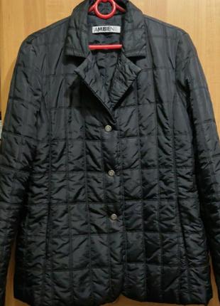 Стильний,легкий,сучасний стьобаний жакет.
