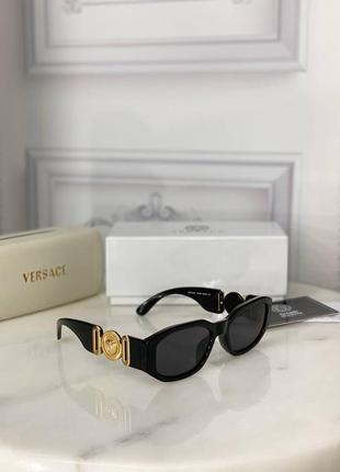 Солнцезащитные очки версаче versace3 фото