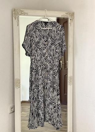 Стильна сукня в принт зебра new look