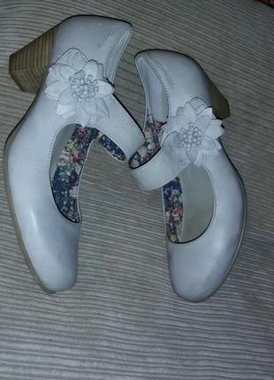 Кожаные туфли tamaris размер 38 (25 см)