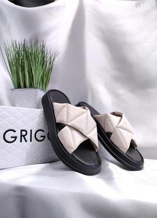 Шльопанці жіночі