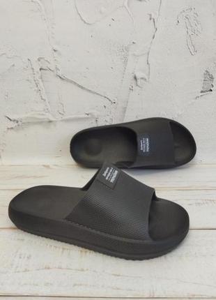 Чоловічі шльопанці україна