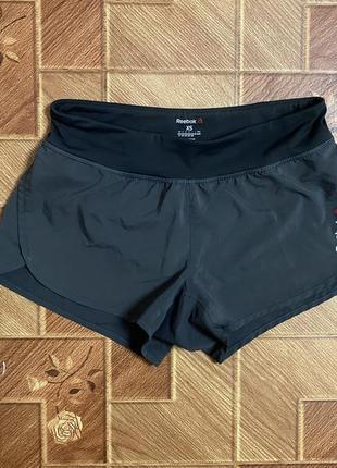 Женские спортивные шорты reebok