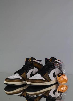 Кроссовки nike air jordan 1 mid se wear-away