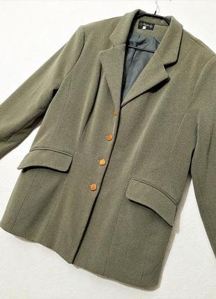 Пиджак удлинённый цвет хаки зелёный ткань букле на подкладке батал женский3 фото