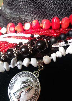 Ожерелье для вышиванки из кораллов, черного агату, хрусталя, шунгита3 фото