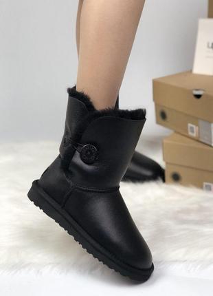 Шикарные женские кожаные зимние угги/ сапоги "ugg bailey button black " с мехом 😍1 фото