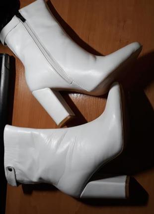 Белые ботинки1 фото