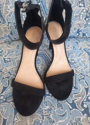 Черные замшевые босоножки туфли сандалии с металлическим ремешком от zara 37р4 фото