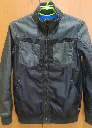 Куртка "h&m" підліткова,чоловіча,
 1'58/164 ріст 
 (весна осінь, літо).
 оригінал із декором під джинс.