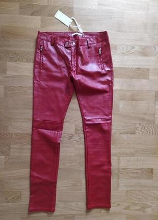Красные кожаные штаны nikkie6 фото