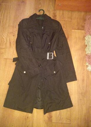 Теплое деми пальто с поясом и карманами