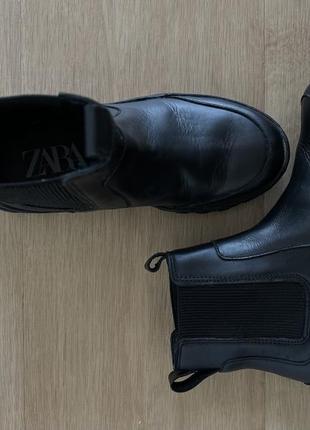 Шкіряні черевики zara