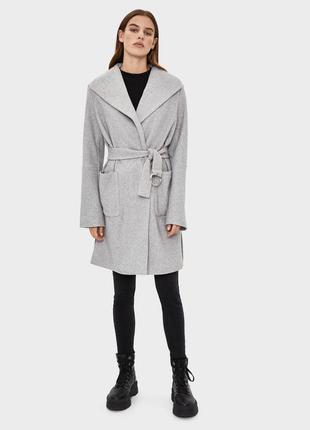 Знижка на нове пальто bershka