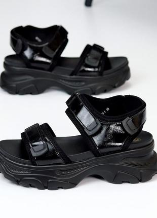 Черные женские спортивные босоножки сандалии